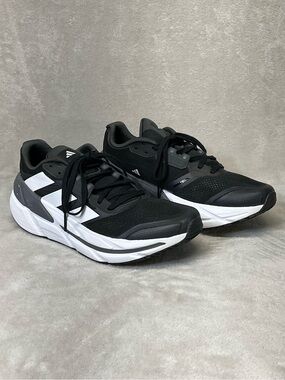 Adidas Adistar CS Running Shoes Black and White Mens Sz 10 GY1697